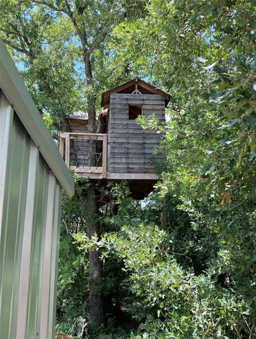 1093 County Road 205 Road, Giddings, TX 78942