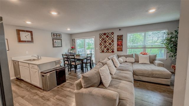 100 Dakota Circle, Waukee, IA 50263