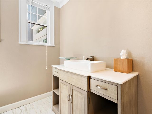 6116 Gaston Avenue, Dallas, TX 75214