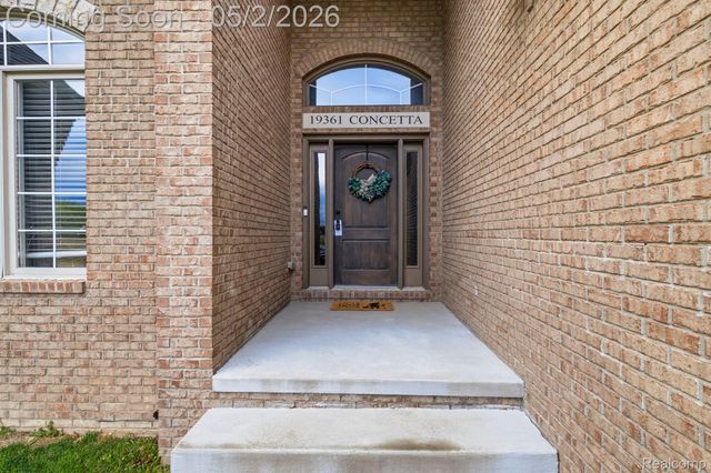 19361 Concetta Drive, Macomb Township, MI 48044