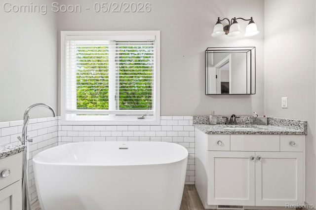 19361 Concetta Drive, Macomb Township, MI 48044