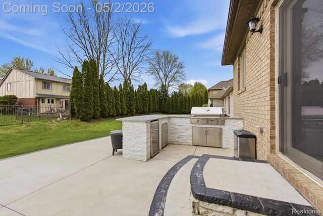19361 Concetta Drive, Macomb Township, MI 48044