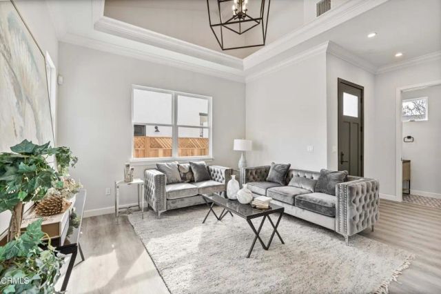 634 W Olive Avenue B, Monrovia, CA 91016