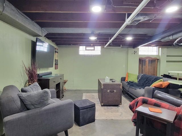 1226 S 112th STREET, West Allis, WI 53214