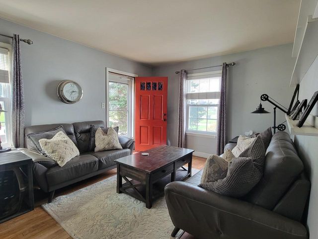 1226 S 112th STREET, West Allis, WI 53214