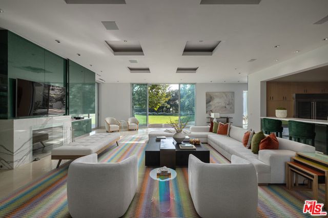 652 Chautauqua Boulevard, Pacific Palisades, CA 90272