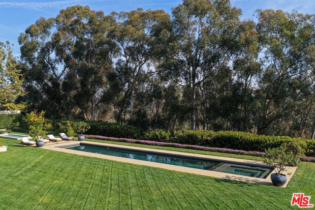 652 Chautauqua Boulevard, Pacific Palisades, CA 90272