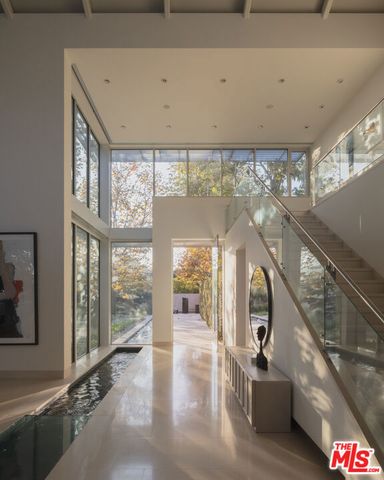 652 Chautauqua Boulevard, Pacific Palisades, CA 90272