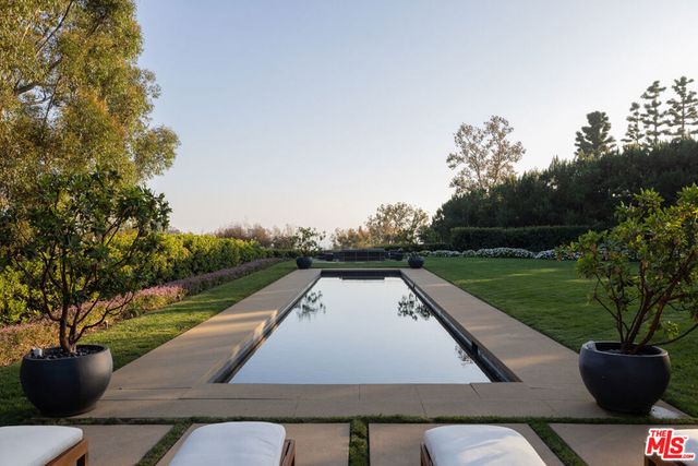 652 Chautauqua Boulevard, Pacific Palisades, CA 90272