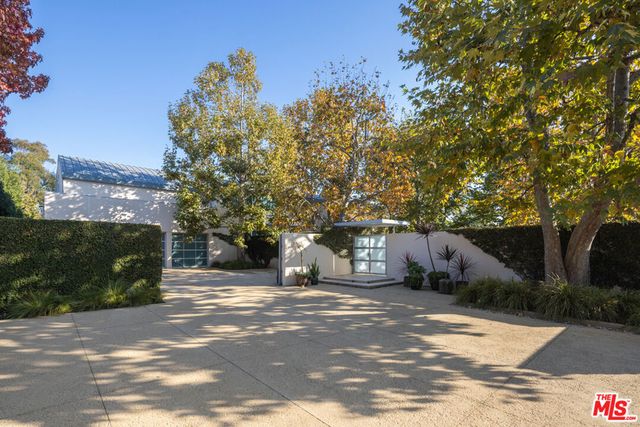 652 Chautauqua Boulevard, Pacific Palisades, CA 90272