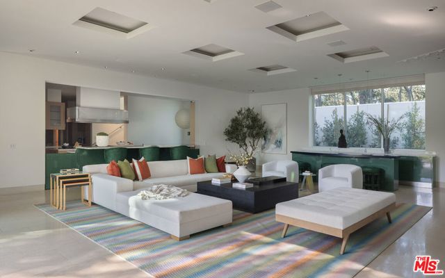 652 Chautauqua Boulevard, Pacific Palisades, CA 90272