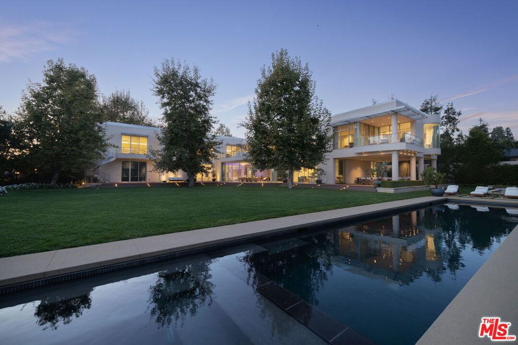 652 Chautauqua Boulevard, Pacific Palisades, CA 90272