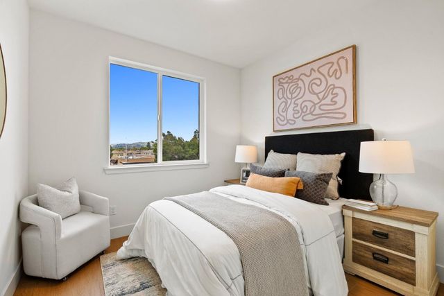947 woodside Road, Redwood City, CA 94061