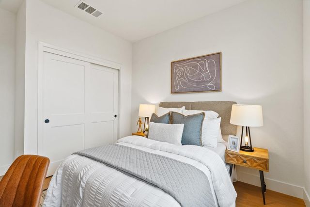 947 woodside Road, Redwood City, CA 94061