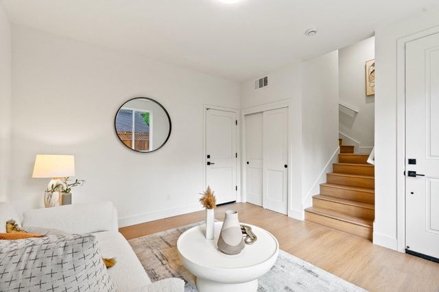 947 woodside Road, Redwood City, CA 94061
