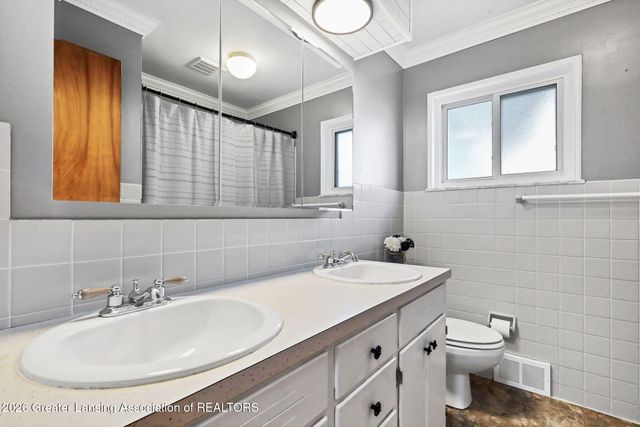 156 S Michigan Road, Eaton Rapids, MI 48827