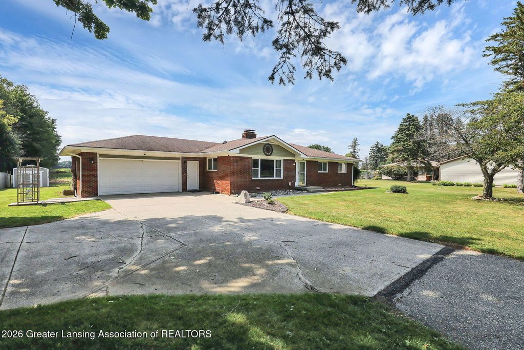 156 S Michigan Road, Eaton Rapids, MI 48827
