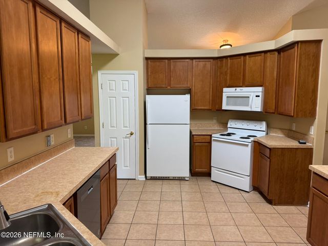 11413 JERRY ADAM Drive, Jacksonville, FL 32218