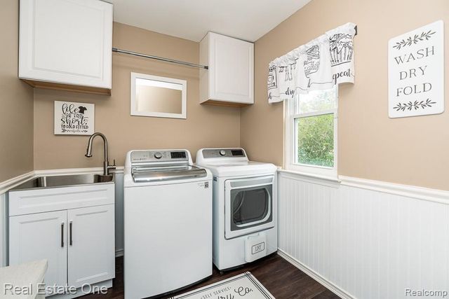 1043 Ridgeview Circle, Orion Charter Township, MI 48362