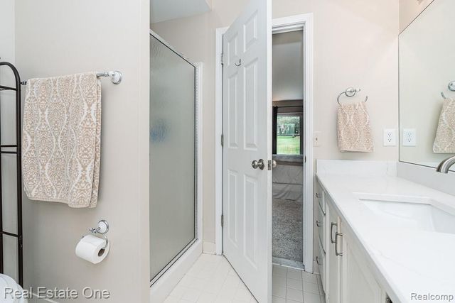 1043 Ridgeview Circle, Orion Charter Township, MI 48362