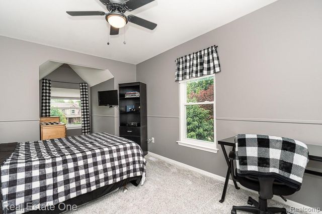 1043 Ridgeview Circle, Orion Charter Township, MI 48362