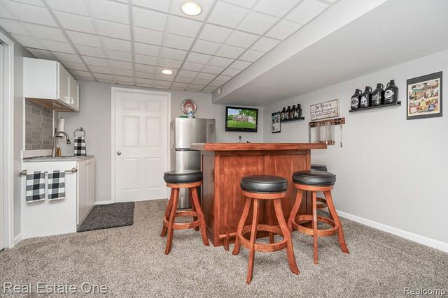 1043 Ridgeview Circle, Orion Charter Township, MI 48362