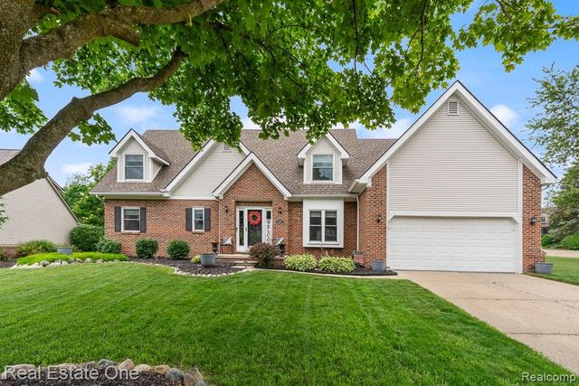 1043 Ridgeview Circle, Orion Charter Township, MI 48362