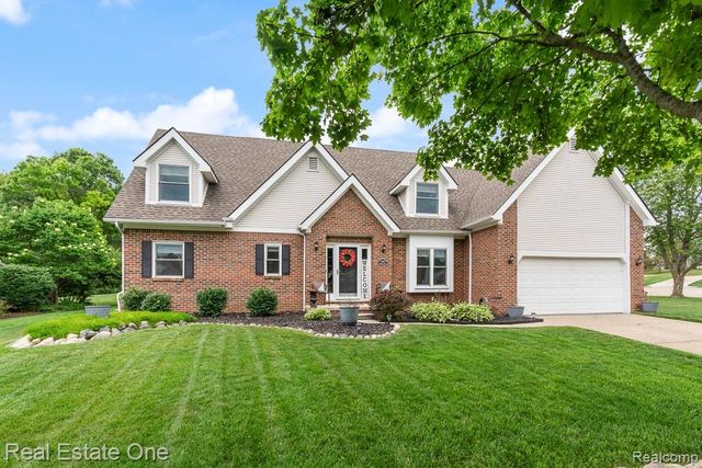 1043 Ridgeview Circle, Orion Charter Township, MI 48362