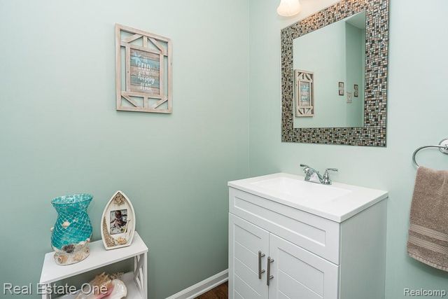 1043 Ridgeview Circle, Orion Charter Township, MI 48362
