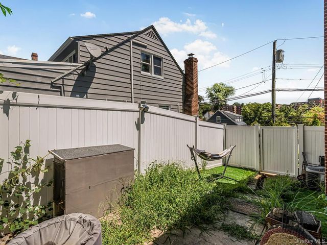 29 S Washington Avenue, Hartsdale, NY 10530