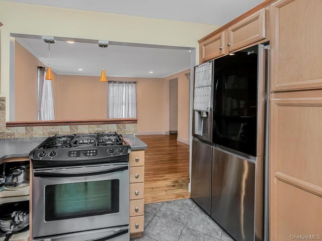 29 S Washington Avenue, Hartsdale, NY 10530