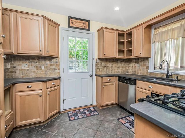29 S Washington Avenue, Hartsdale, NY 10530