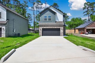 1452 Glenoaks Drive, Conroe, TX 77385
