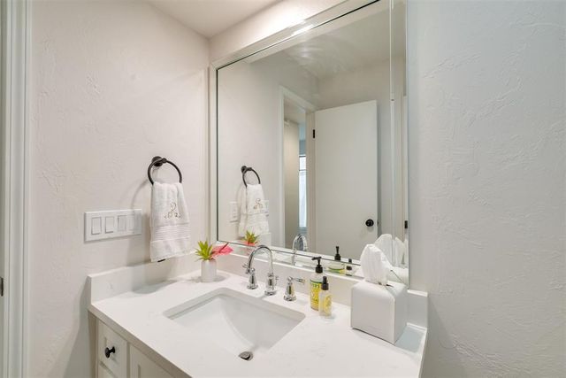 7821 W Old Hickory Lane, Oklahoma City, OK 73116