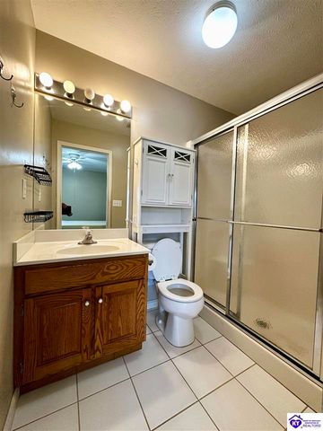 542A Hillcrest Drive, Brandenburg, KY 40108