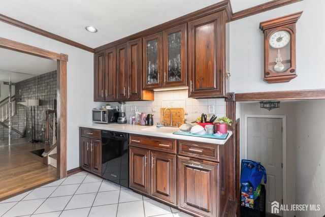 16 Wilmot Road, Sayreville, NJ 08872