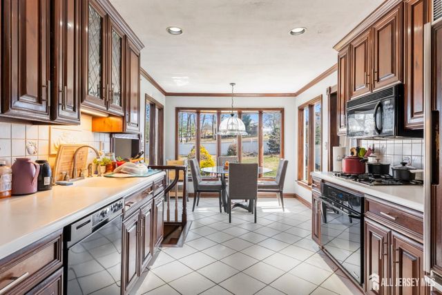 16 Wilmot Road, Sayreville, NJ 08872