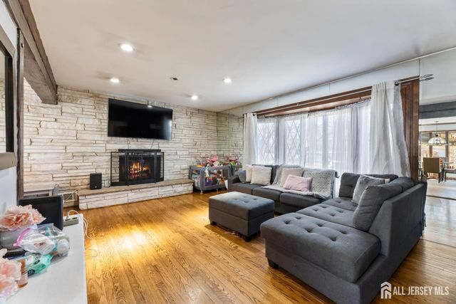 16 Wilmot Road, Sayreville, NJ 08872
