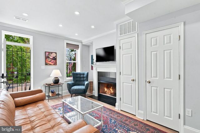 515 9TH ST SE, Washington, DC 20003