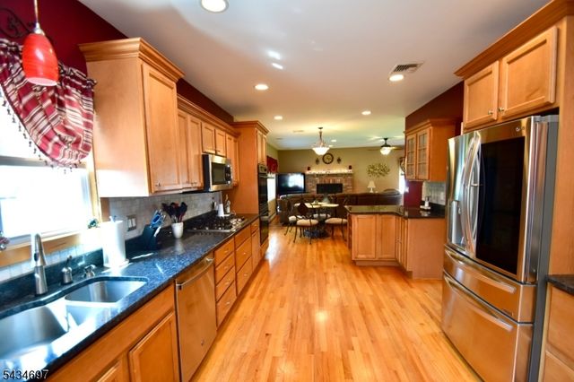 37 Heather Hills Dr, Jefferson Twp., NJ 07438