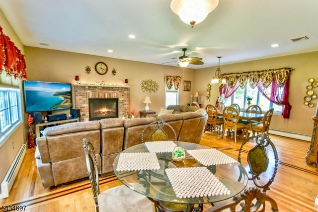 37 Heather Hills Dr, Jefferson Twp., NJ 07438