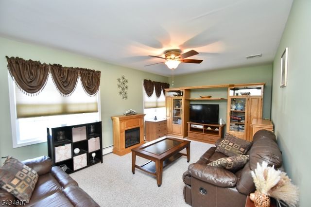 37 Heather Hills Dr, Jefferson Twp., NJ 07438