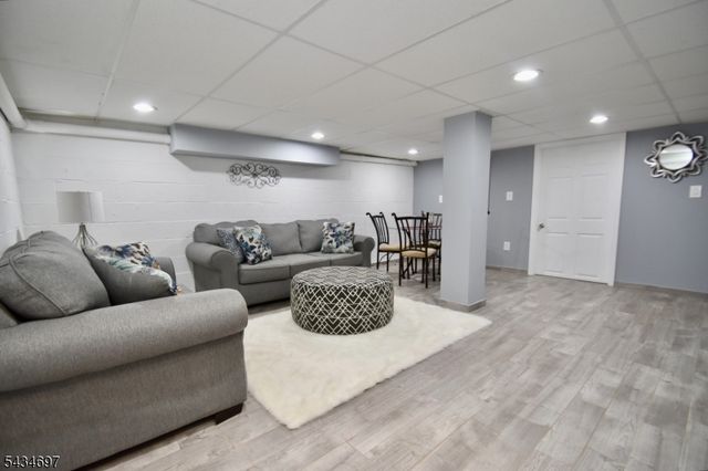 37 Heather Hills Dr, Jefferson Twp., NJ 07438