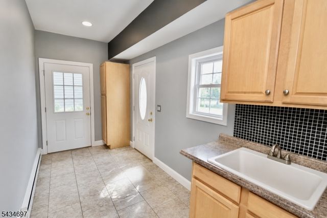 37 Heather Hills Dr, Jefferson Twp., NJ 07438