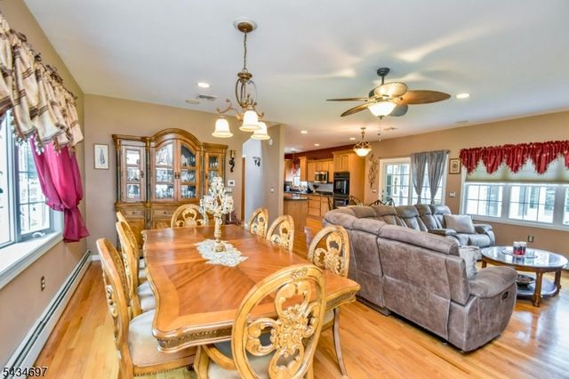 37 Heather Hills Dr, Jefferson Twp., NJ 07438