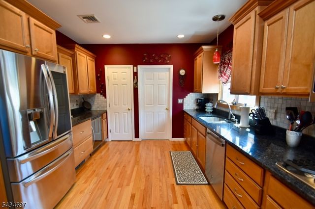 37 Heather Hills Dr, Jefferson Twp., NJ 07438