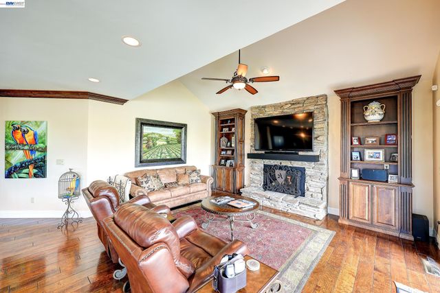 1310 Hampton Ct, Discovery Bay, CA 94505