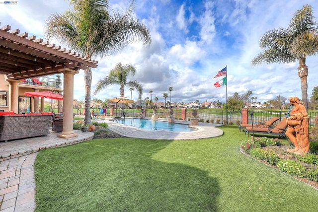 1310 Hampton Ct, Discovery Bay, CA 94505