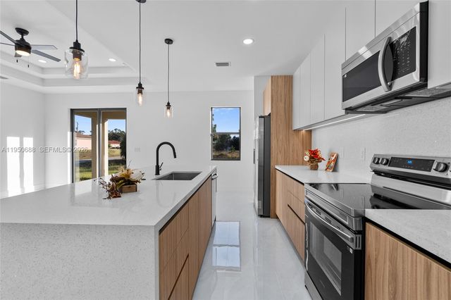 3601 28th St SW, Lehigh Acres, FL 33976