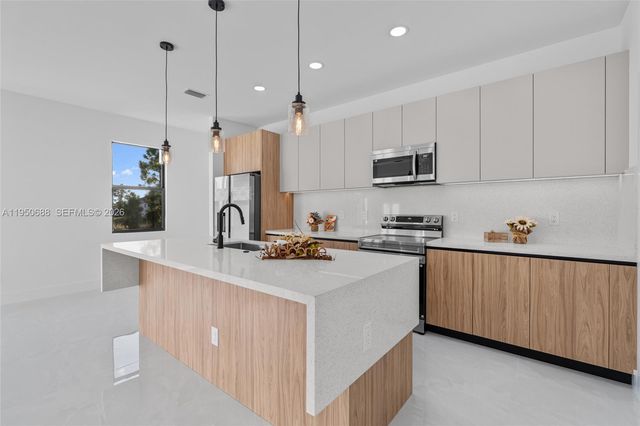 3601 28th St SW, Lehigh Acres, FL 33976